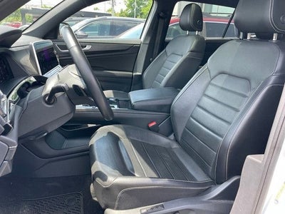 2024 Volkswagen Atlas Cross Sport 2.0T SEL R-Line