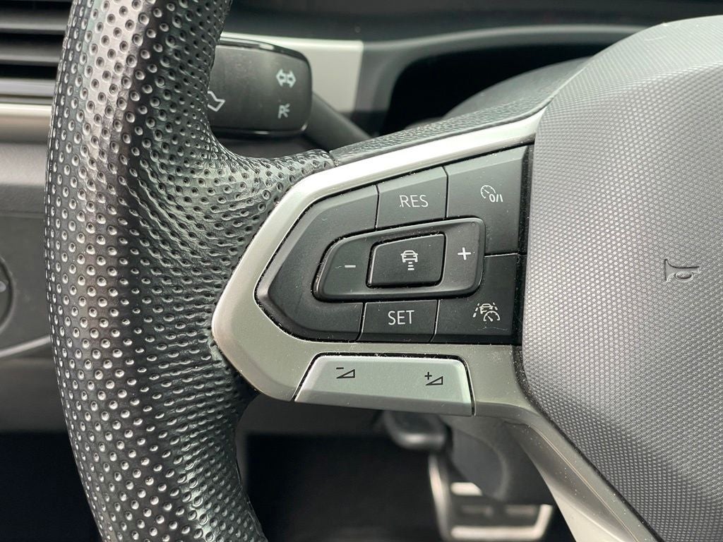 2023 Volkswagen Atlas 3.6L V6 SEL Premium R-Line