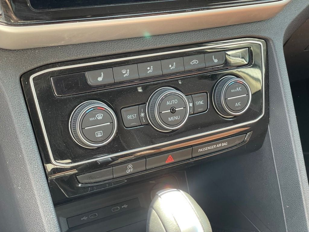 2022 Volkswagen Atlas 2.0T SE w/Technology