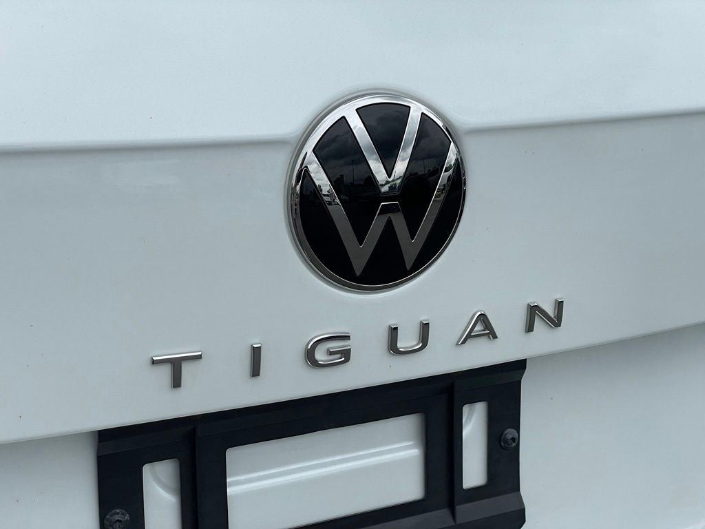 2024 Volkswagen Tiguan 2.0T SE R-Line Black