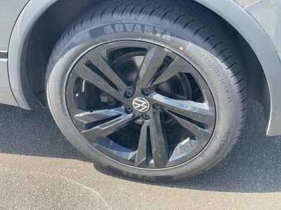 2024 Volkswagen Tiguan 2.0T SE R-Line Black