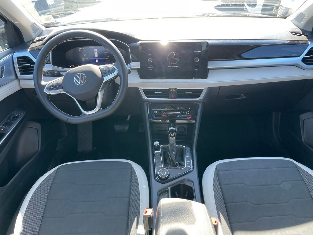 2025 Volkswagen Taos 1.5T SE