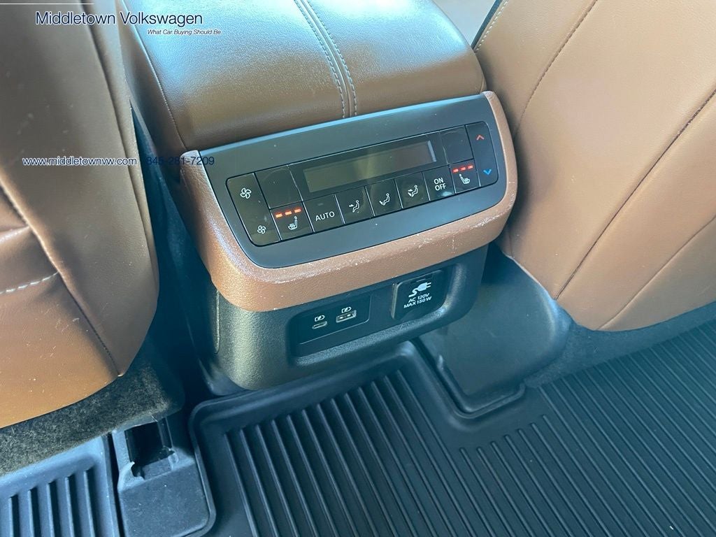 2023 Nissan Pathfinder Platinum