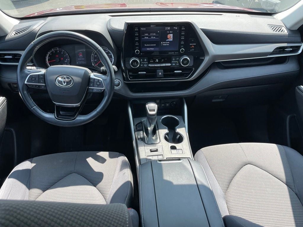 2020 Toyota Highlander LE
