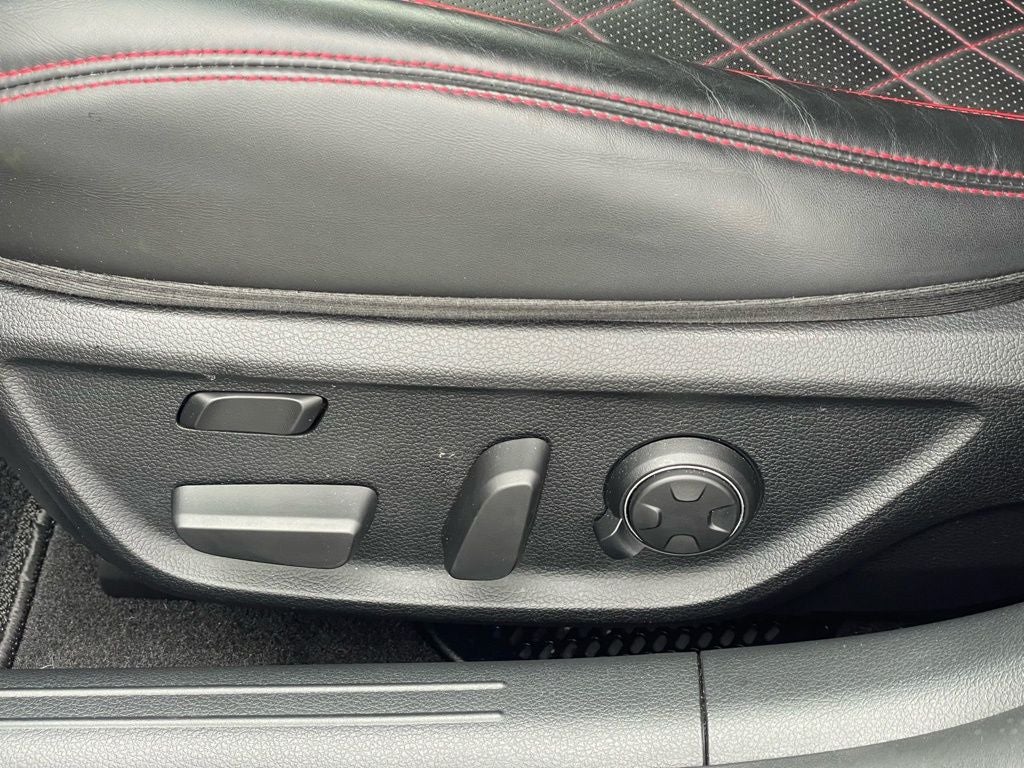 2023 Genesis G70 3.3T