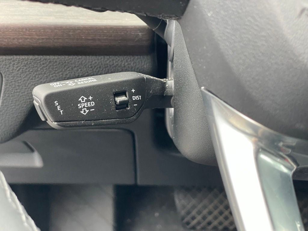 2023 Audi Q5 45 S line Premium quattro