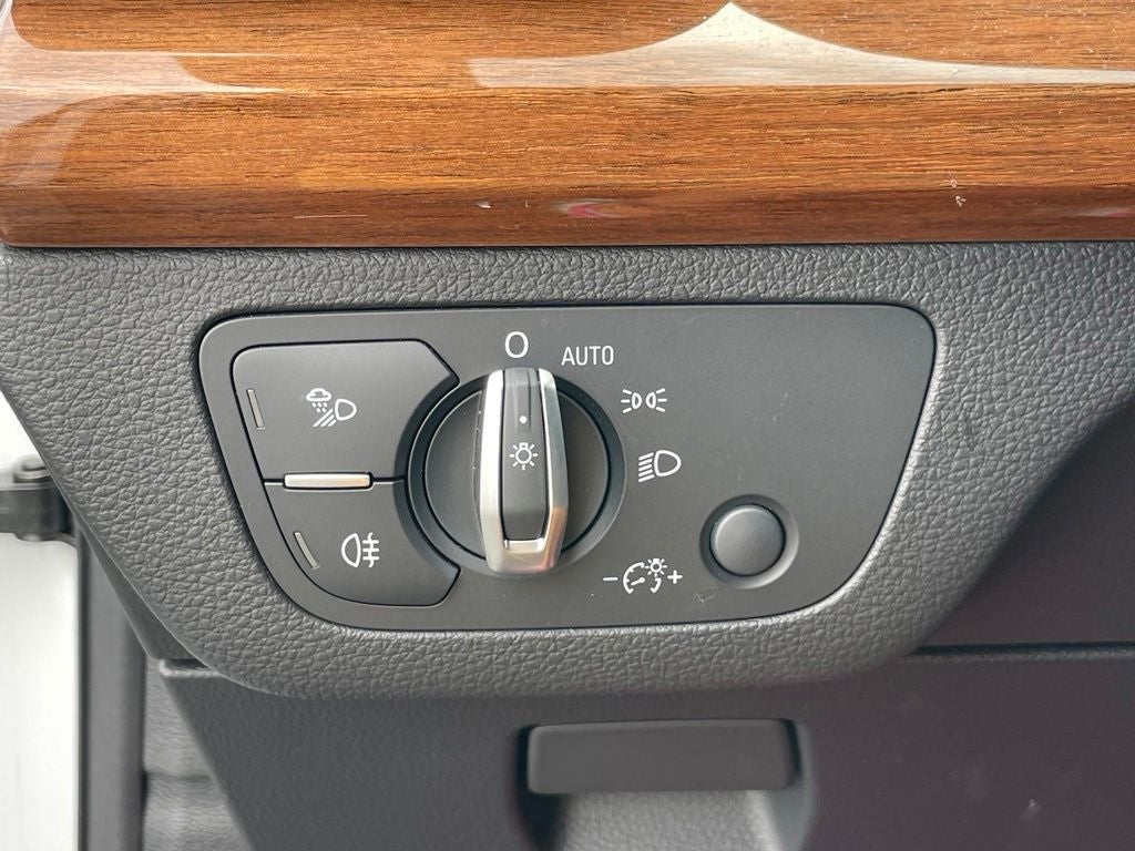 2023 Audi Q5 45 S line Premium quattro