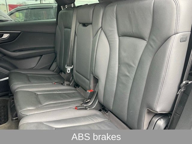 2022 Audi Q7 55 Premium Plus