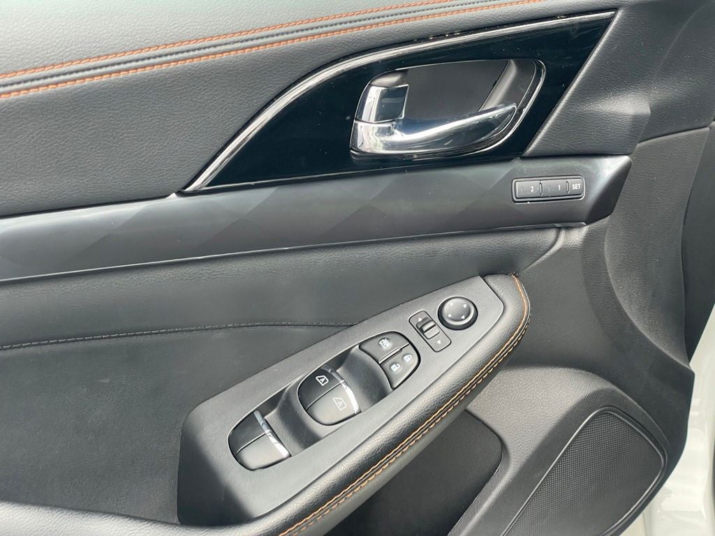 2023 Nissan Maxima SR