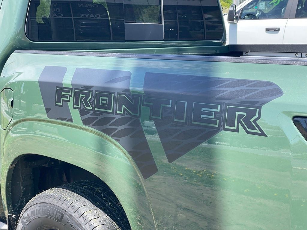 2023 Nissan Frontier SV