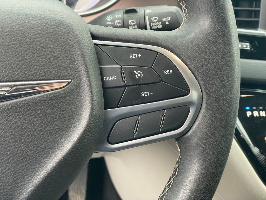 2023 Chrysler Voyager LX