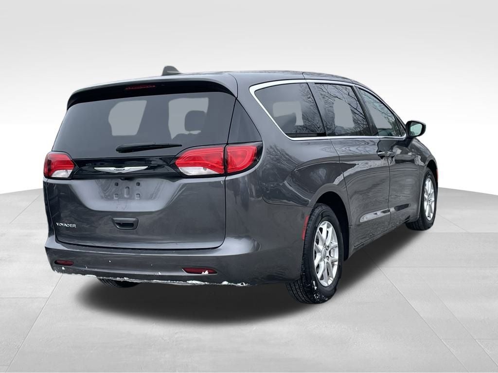 2023 Chrysler Voyager LX