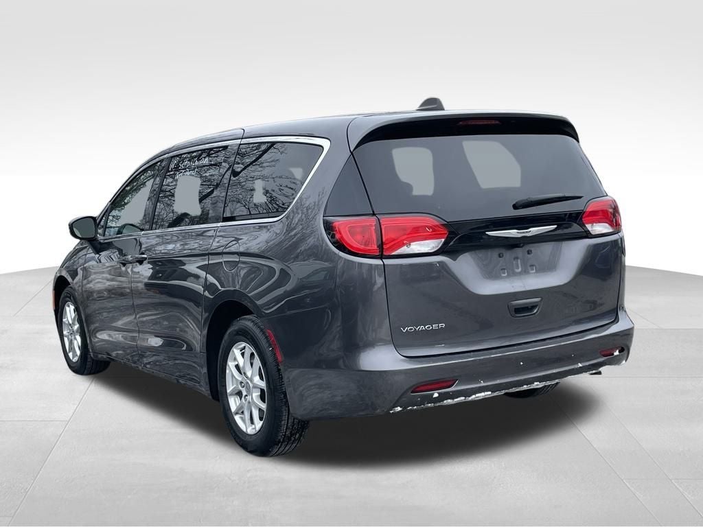 2023 Chrysler Voyager LX