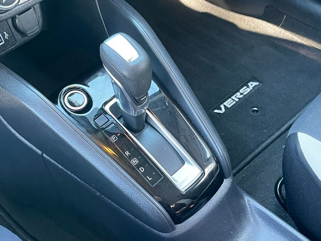 2022 Nissan Versa 1.6 SV