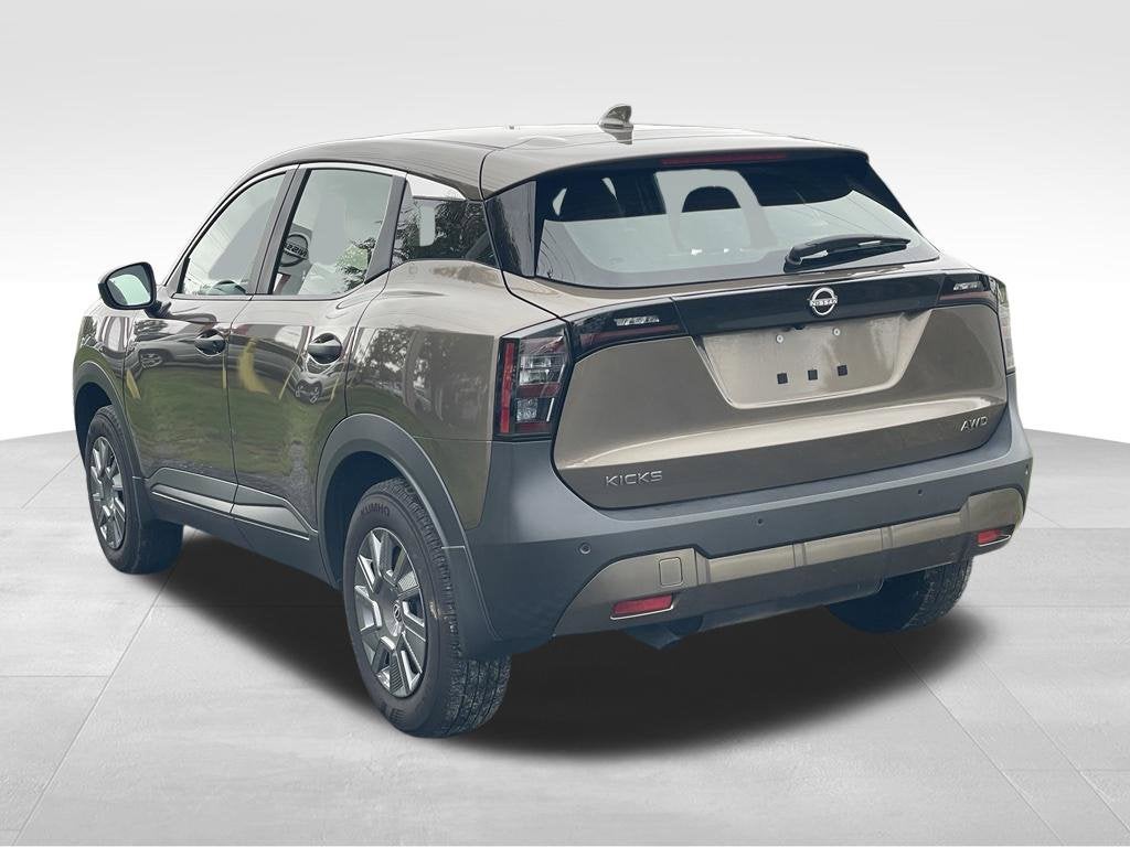 2025 Nissan Kicks S