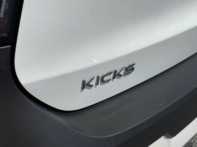 2025 Nissan Kicks SR