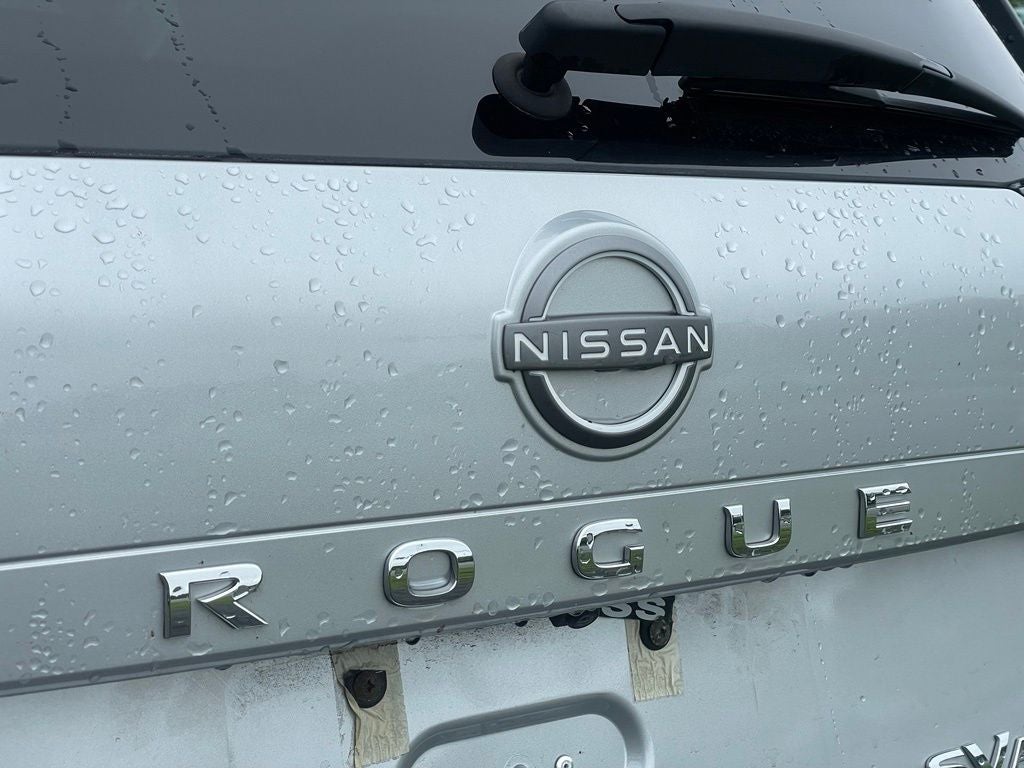 2023 Nissan Rogue SV premium
