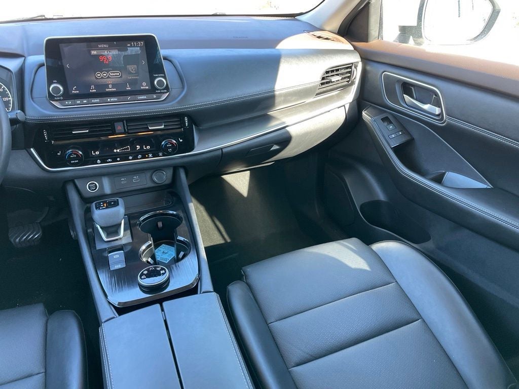 2023 Nissan Rogue SV premium