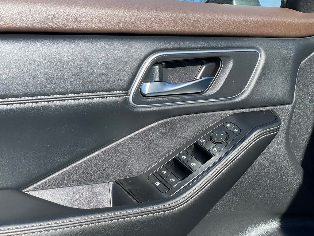 2023 Nissan Rogue SV premium