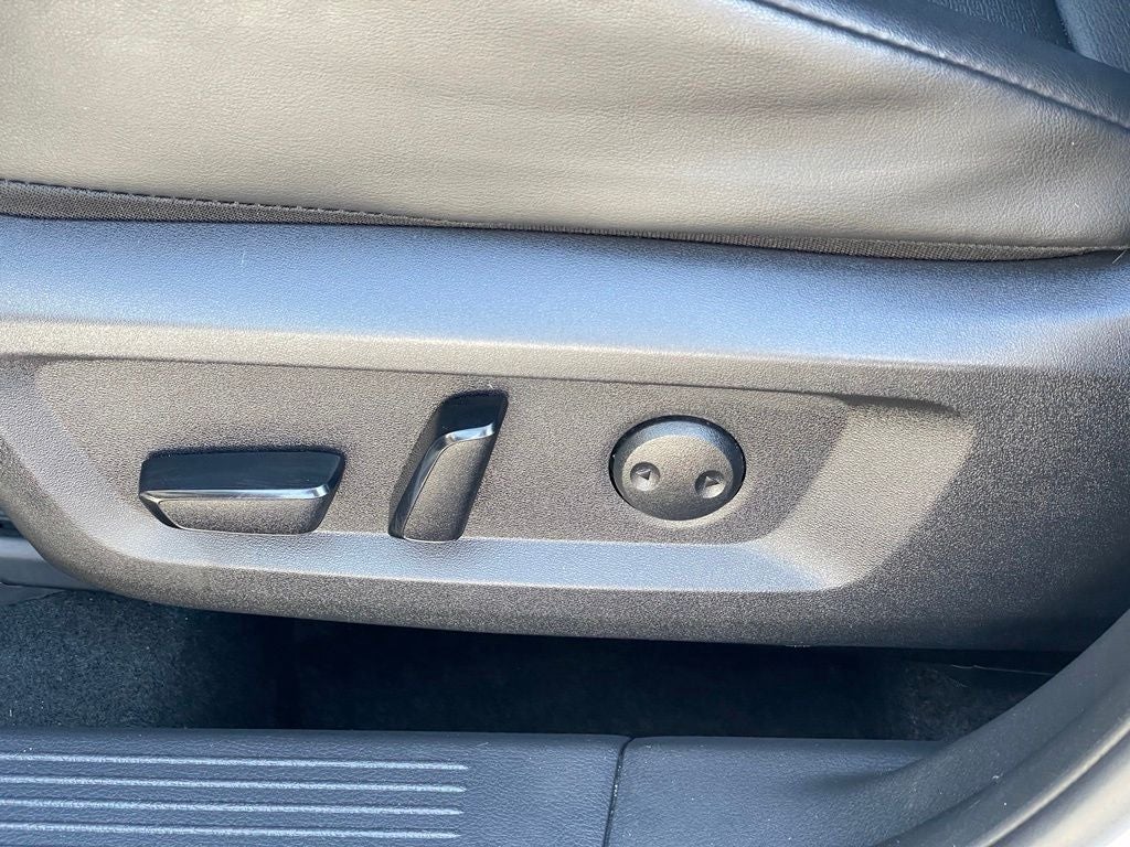 2023 Nissan Rogue SV premium