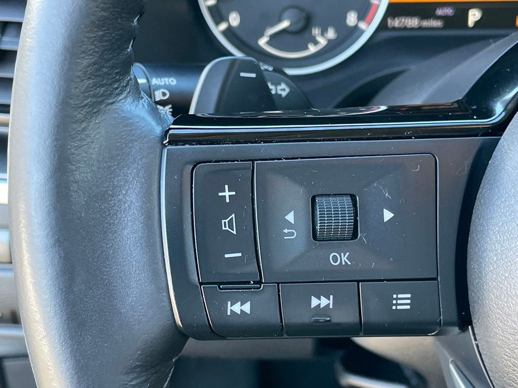 2023 Nissan Rogue SV premium