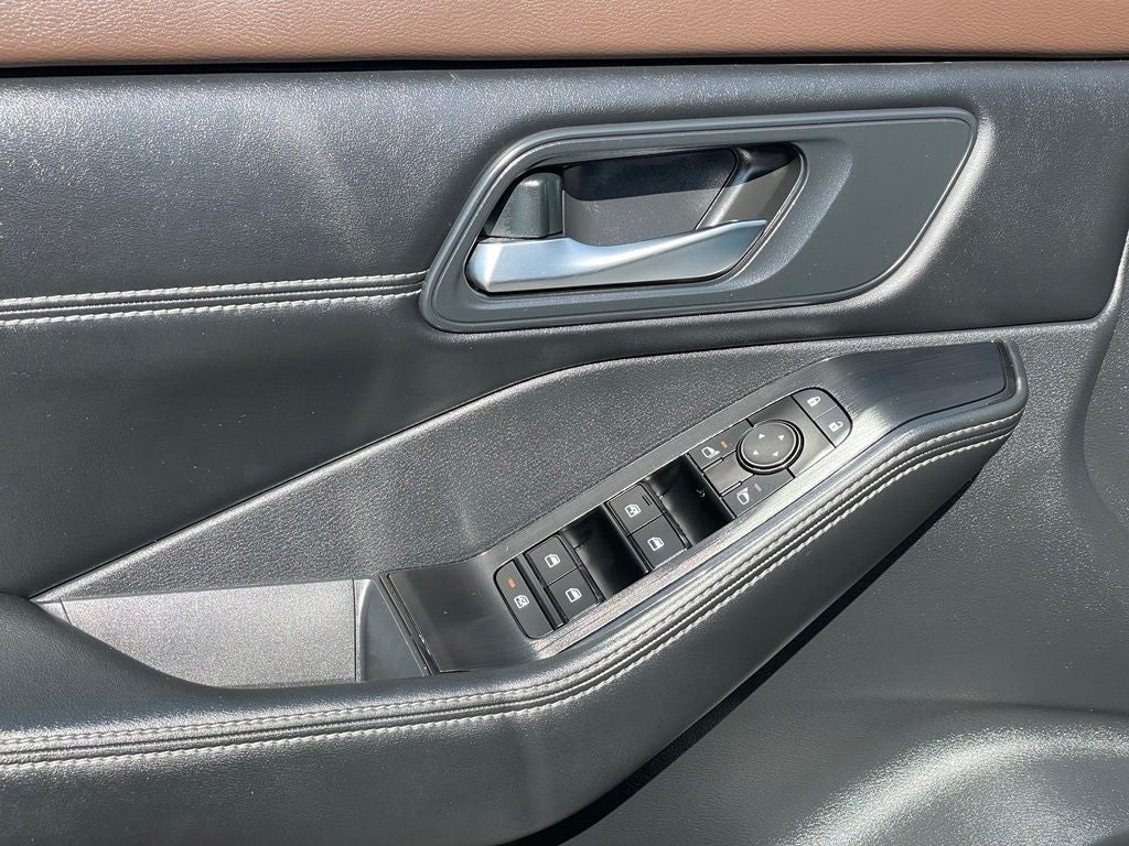 2023 Nissan Rogue SV premium