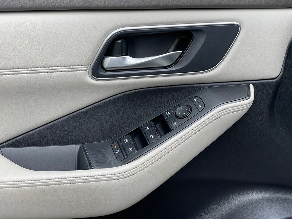 2023 Nissan Rogue SV premium
