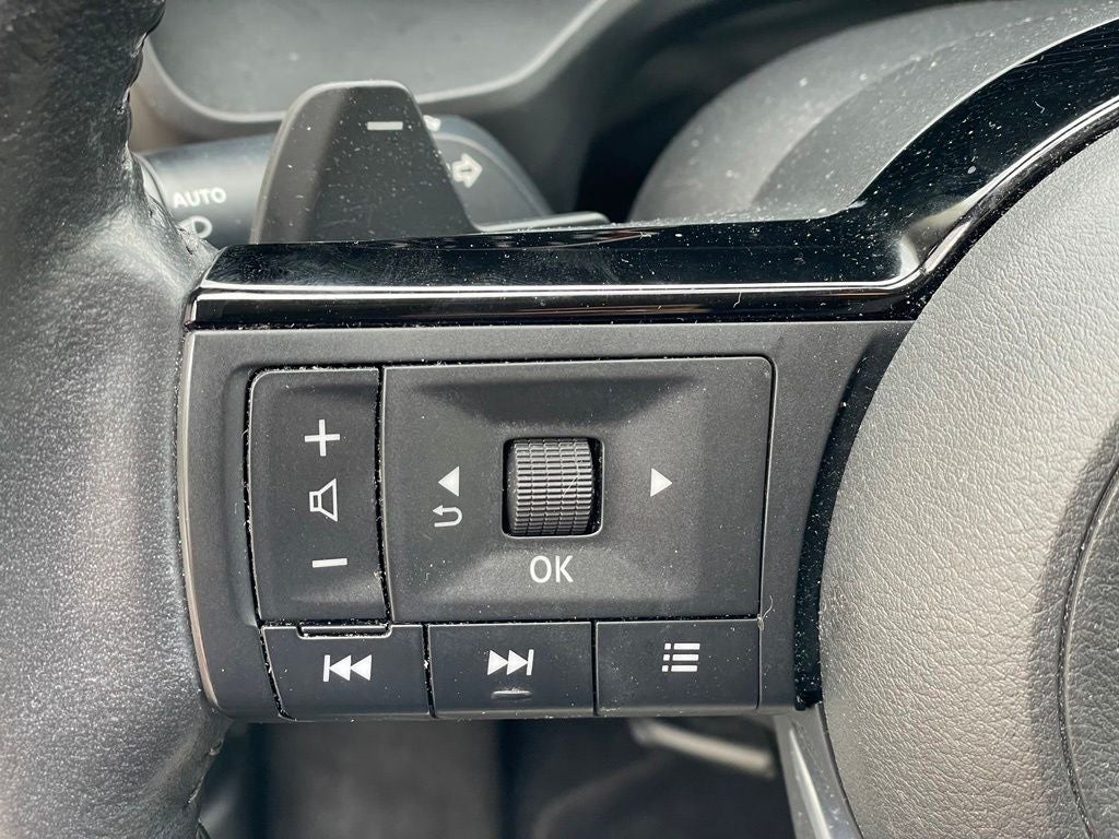 2023 Nissan Rogue SV premium