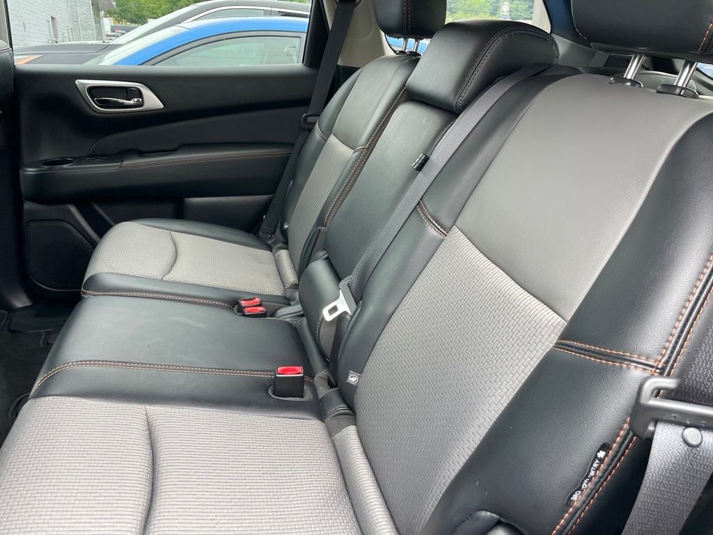 2019 Nissan Pathfinder SV