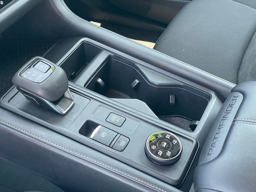 2024 Nissan Pathfinder S