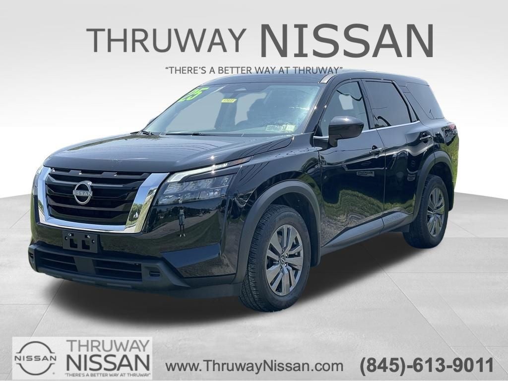2025 Nissan Pathfinder S