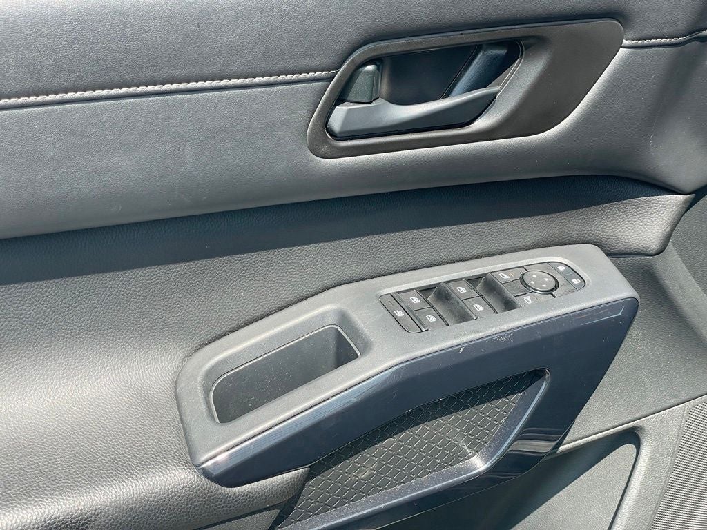2025 Nissan Pathfinder S