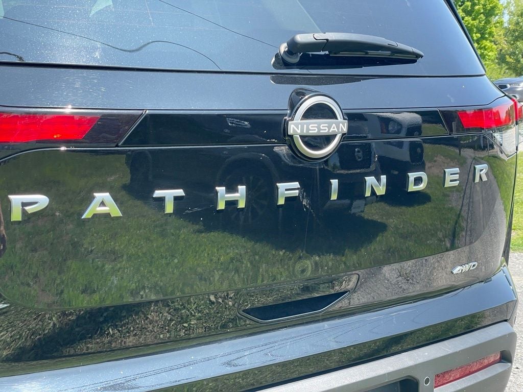 2025 Nissan Pathfinder S