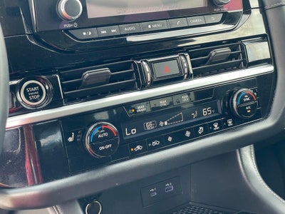 2022 Nissan Pathfinder SV