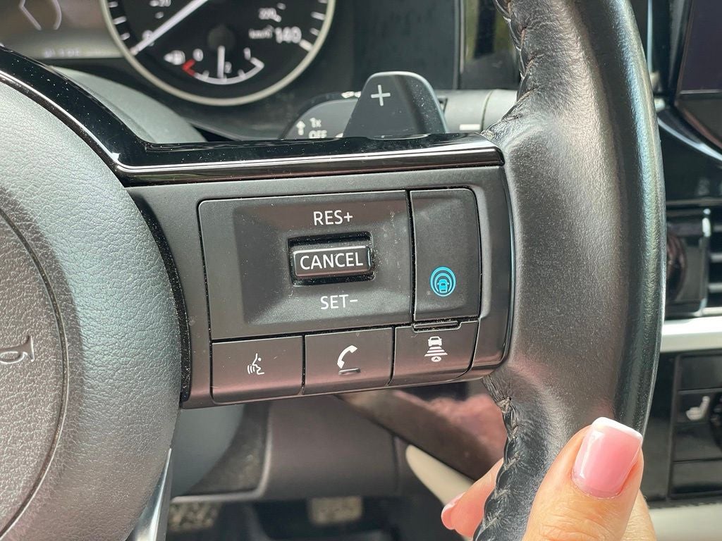 2023 Nissan Pathfinder SV