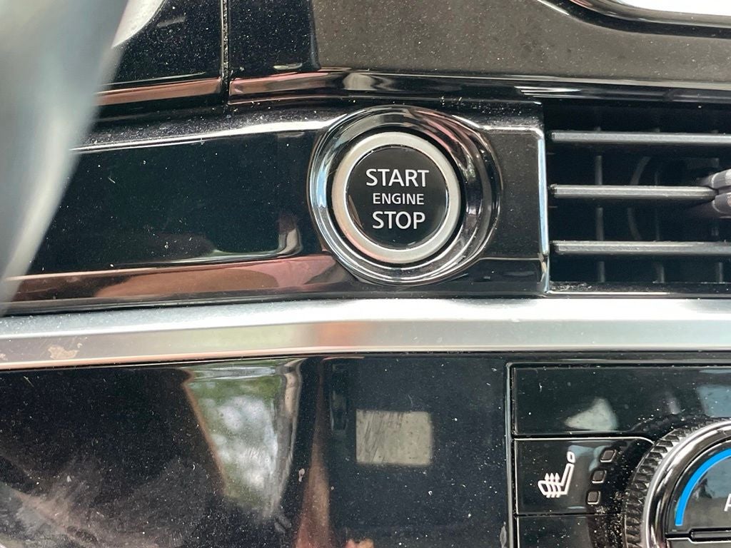2023 Nissan Pathfinder SV