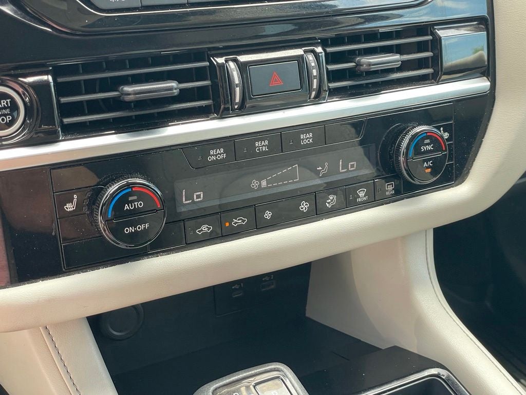 2023 Nissan Pathfinder SV