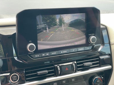 2023 Nissan Pathfinder SV