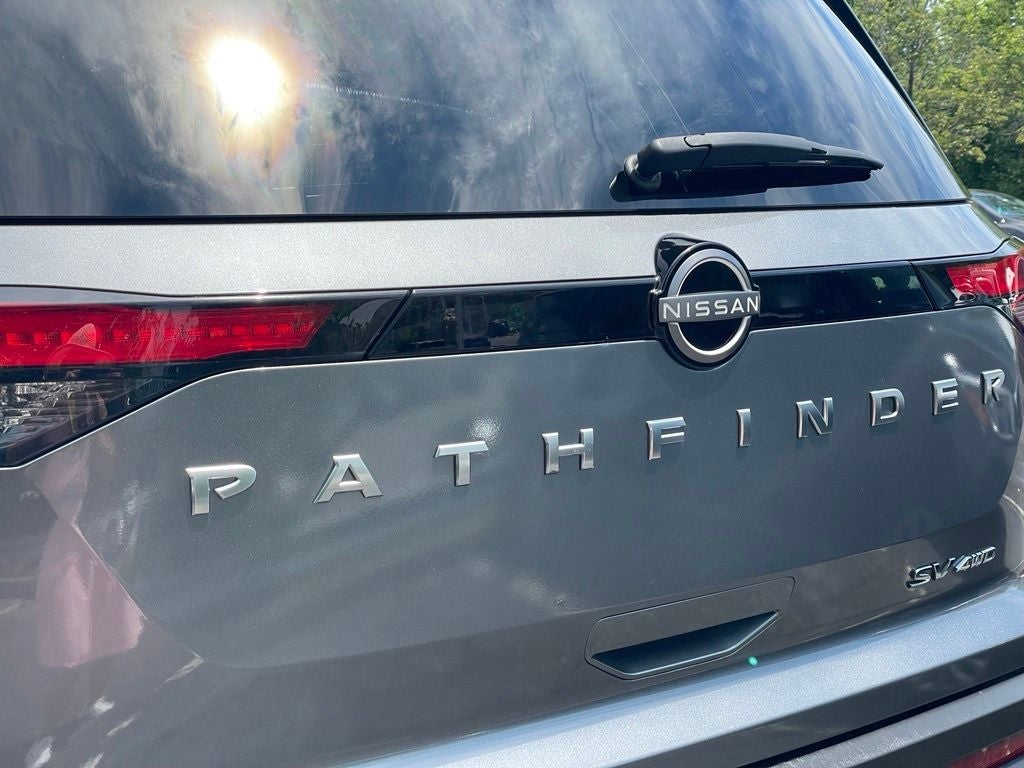 2023 Nissan Pathfinder SV