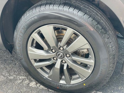 2023 Nissan Pathfinder SV
