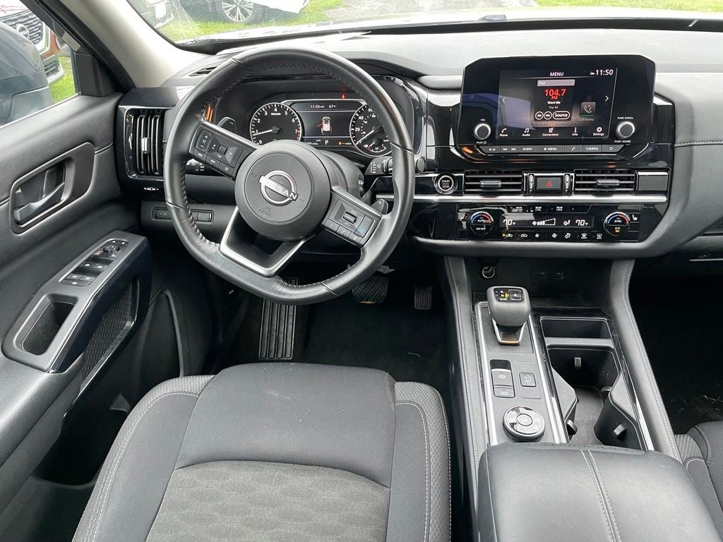 2024 Nissan Pathfinder SV