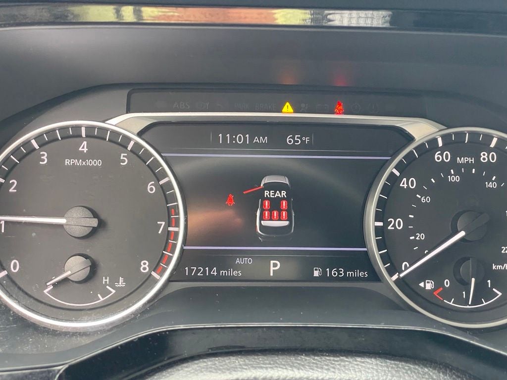 2025 Nissan Pathfinder SV