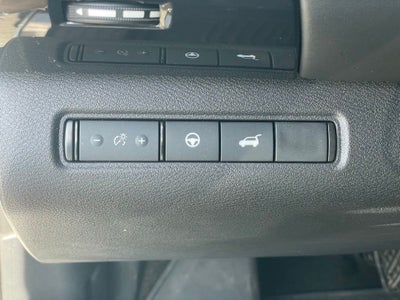 2023 Nissan Pathfinder SV Premium w/Captain Chairs & Crossbars