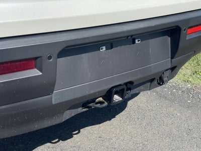 2023 Nissan Pathfinder SV Premium w/Captain Chairs & Crossbars