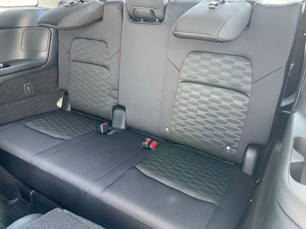 2023 Nissan Pathfinder SV Premium w/Captain Chairs & Crossbars