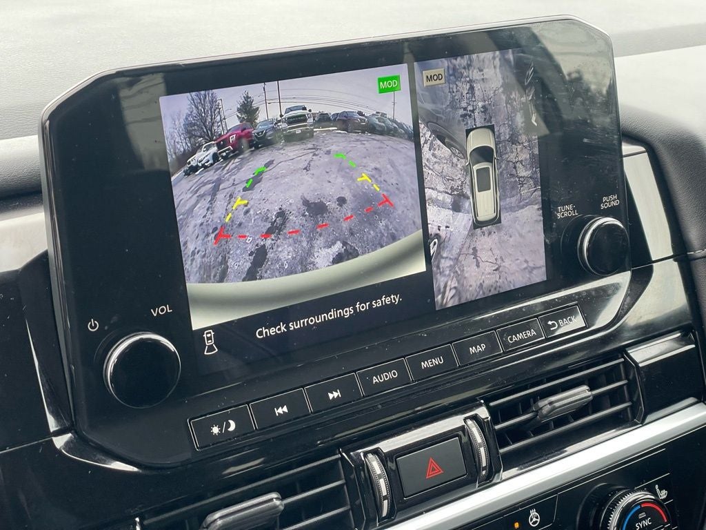 2024 Nissan Pathfinder SL