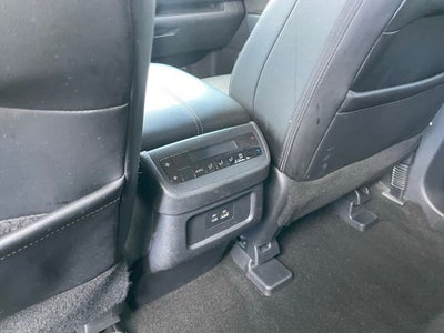 2023 Nissan Pathfinder SL w/Navi & Cross Bars