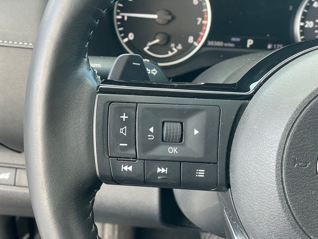 2023 Nissan Pathfinder SL w/Navi & Cross Bars