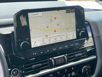 2023 Nissan Pathfinder SL w/Navi & Cross Bars