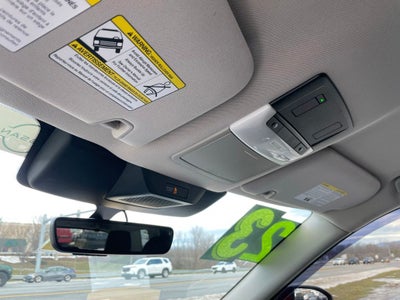 2023 Nissan Pathfinder SL w/Navi & Cross Bars